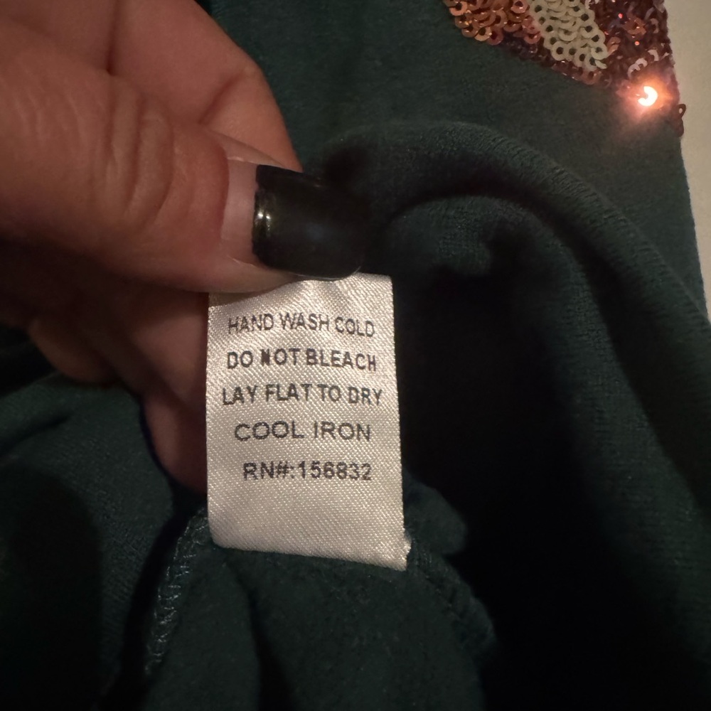 BiBi Festive Green Sweater with Sequin Gift Motifs - Picture 5 of 5